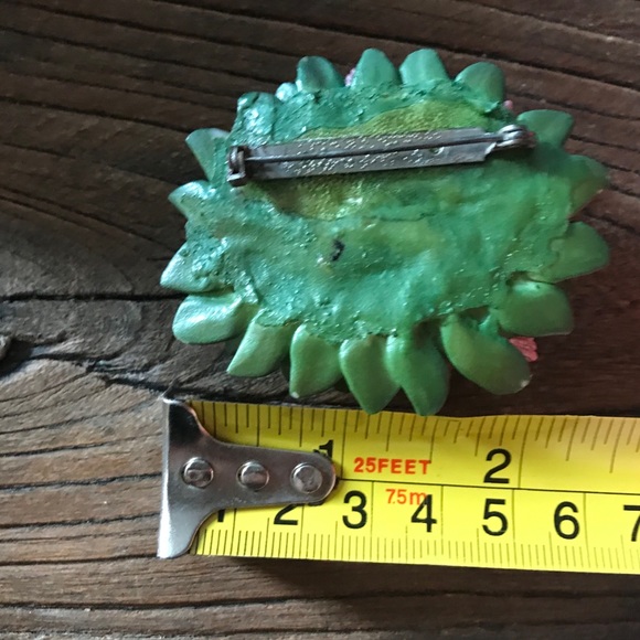 Fish Scale Brooch - Picture 6 of 11